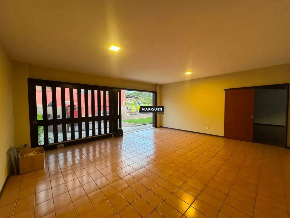 Casa, 4 quartos, 390 m² - Foto 1