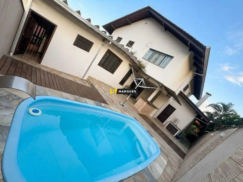 Casa, 4 quartos, 390 m² - Foto 2