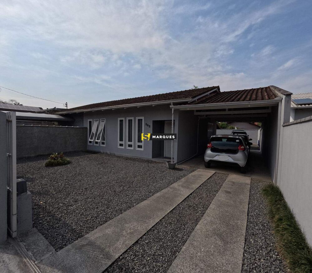 Casa à venda com 4 quartos, 164m² - Foto 2