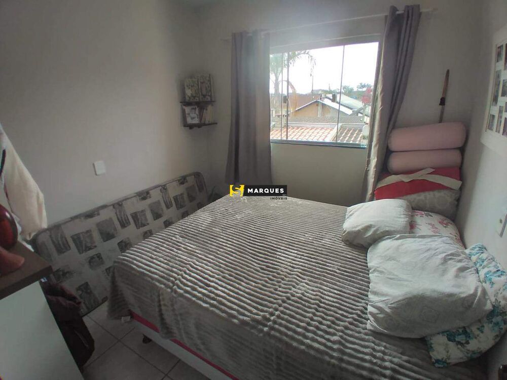 Casa à venda com 2 quartos, 66m² - Foto 3