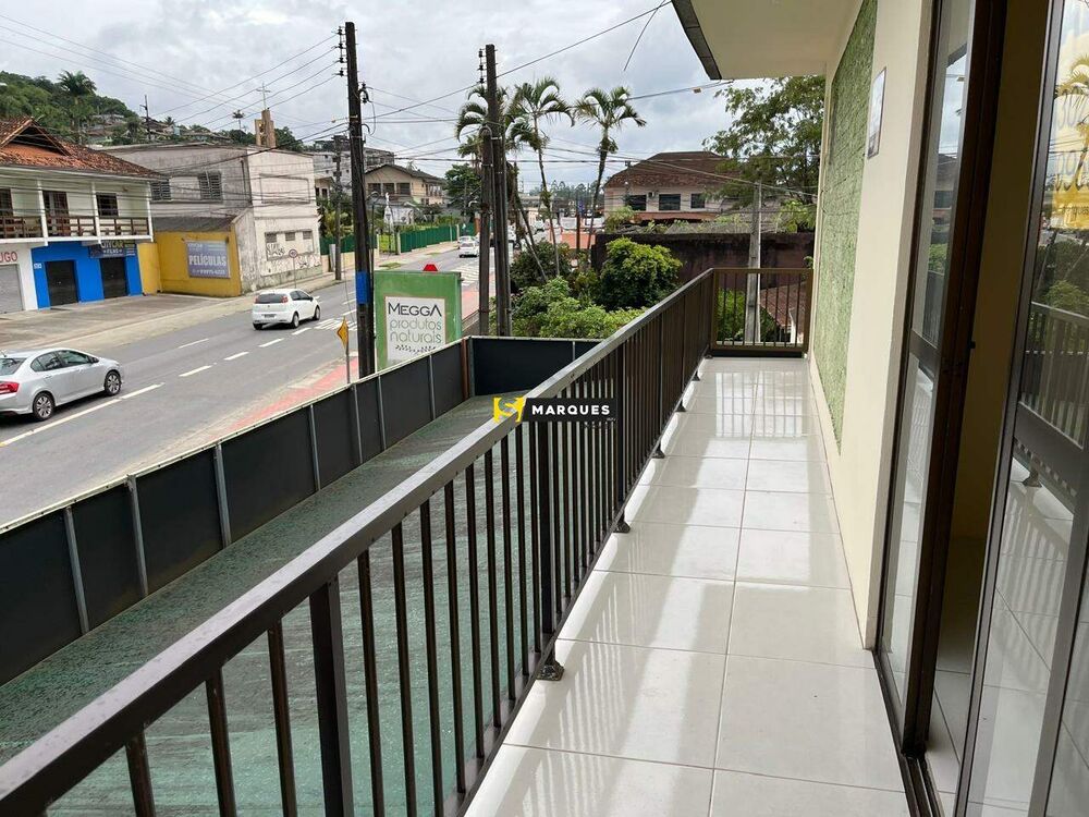 Casa para alugar com 2 quartos, 130m² - Foto 3