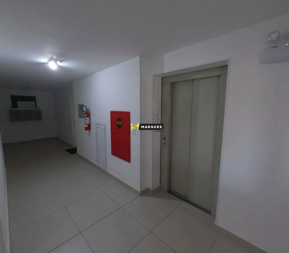 Apartamento à venda com 2 quartos, 70m² - Foto 2