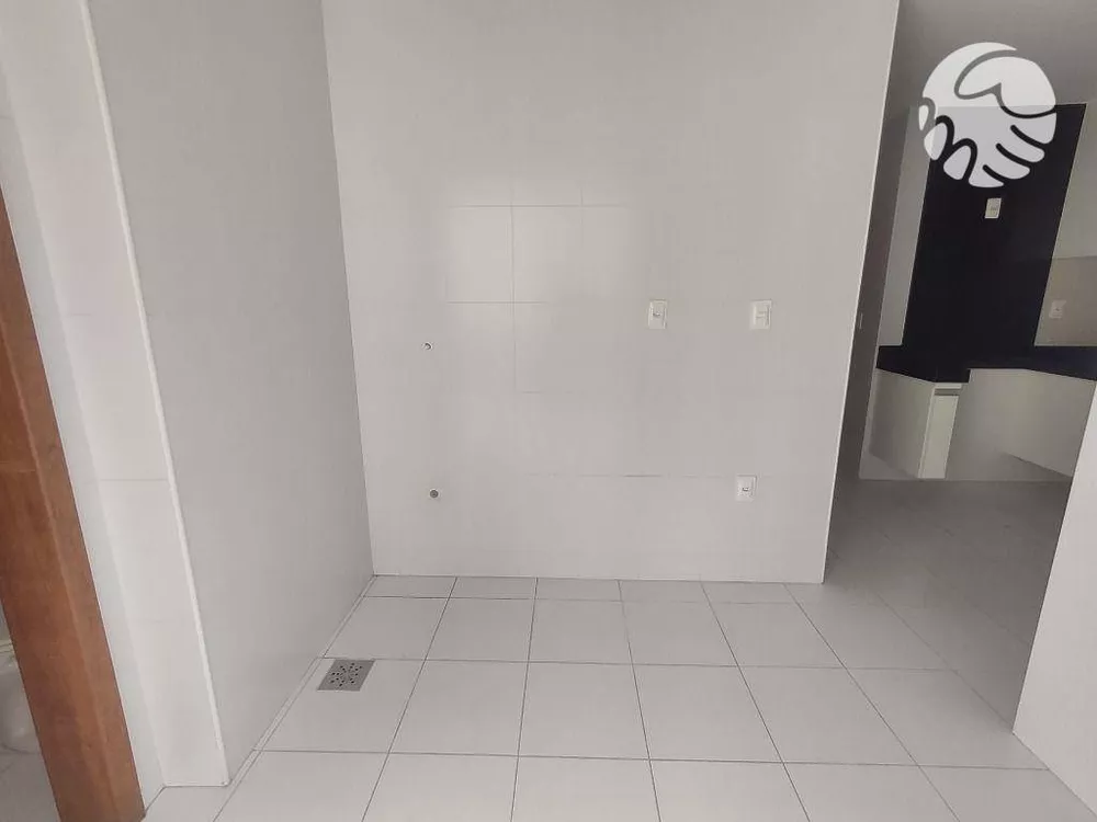 Apartamento à venda com 3 quartos, 135m² - Foto 6