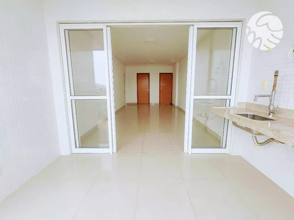 Apartamento à venda com 3 quartos, 135m² - Foto 4