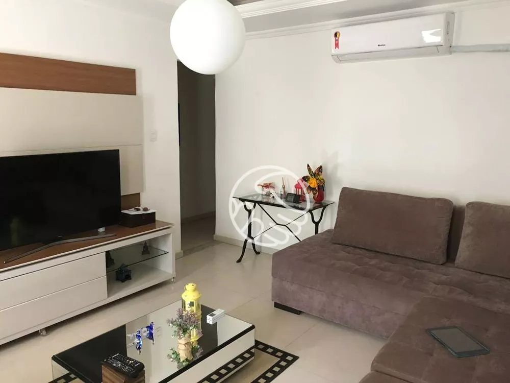 Casa, 3 quartos, 292 m² - Foto 1