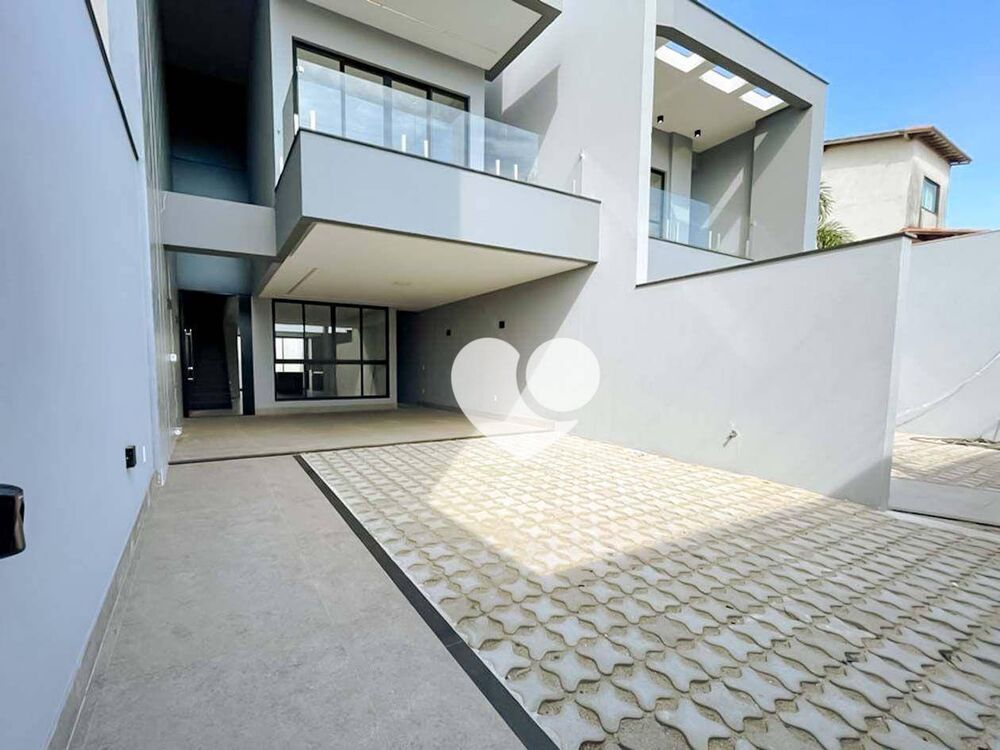 Casa à venda com 3 quartos, 180m² - Foto 1