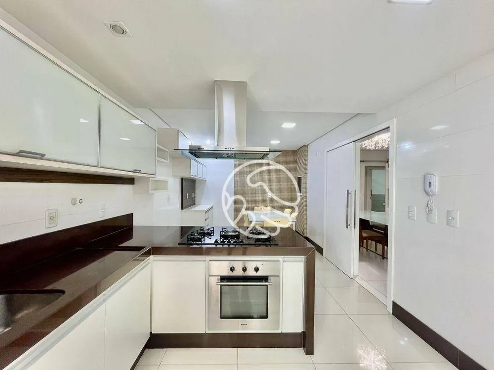 Apartamento, 3 quartos, 213 m² - Foto 2