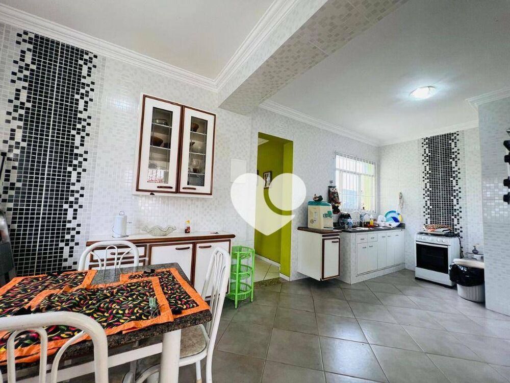 Casa, 5 quartos, 387 m² - Foto 1