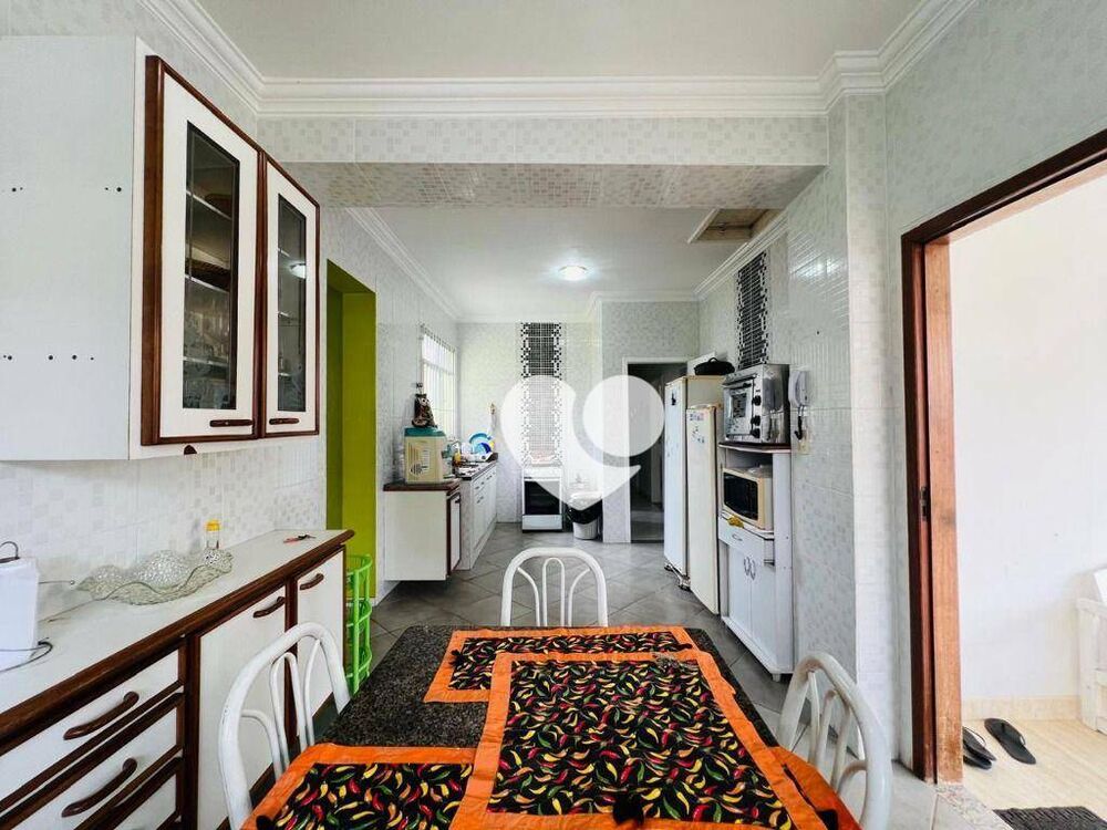 Casa, 5 quartos, 387 m² - Foto 2