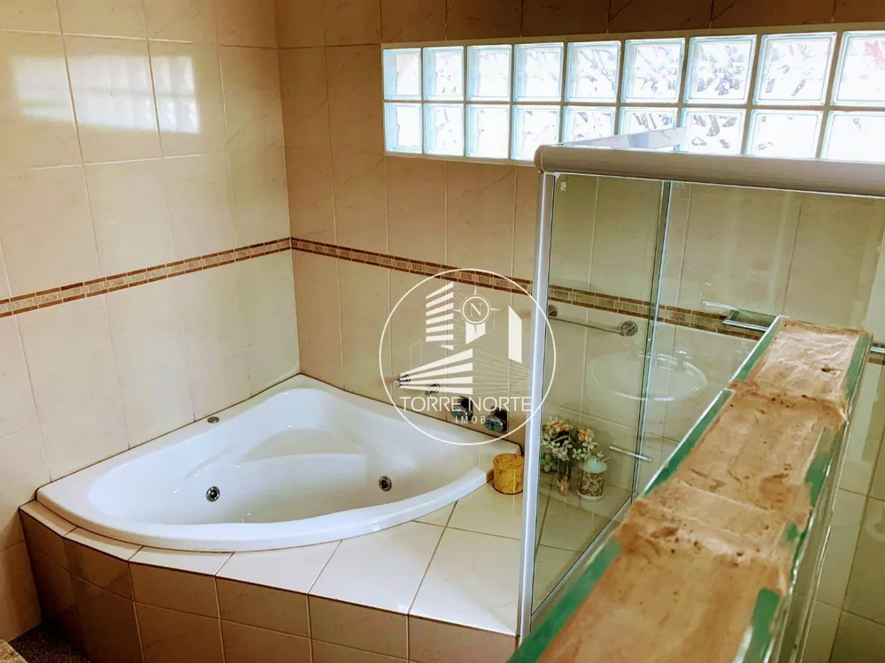 Casa, 4 quartos, 250 m² - Foto 1