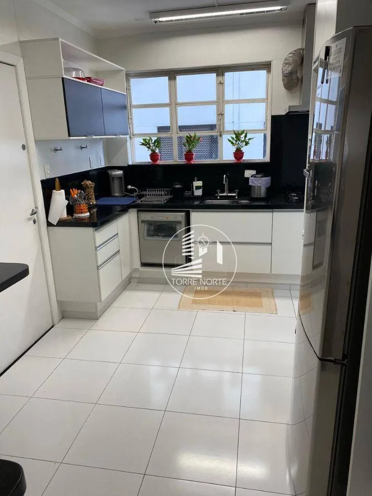 Apartamento, 3 quartos, 190 m² - Foto 2