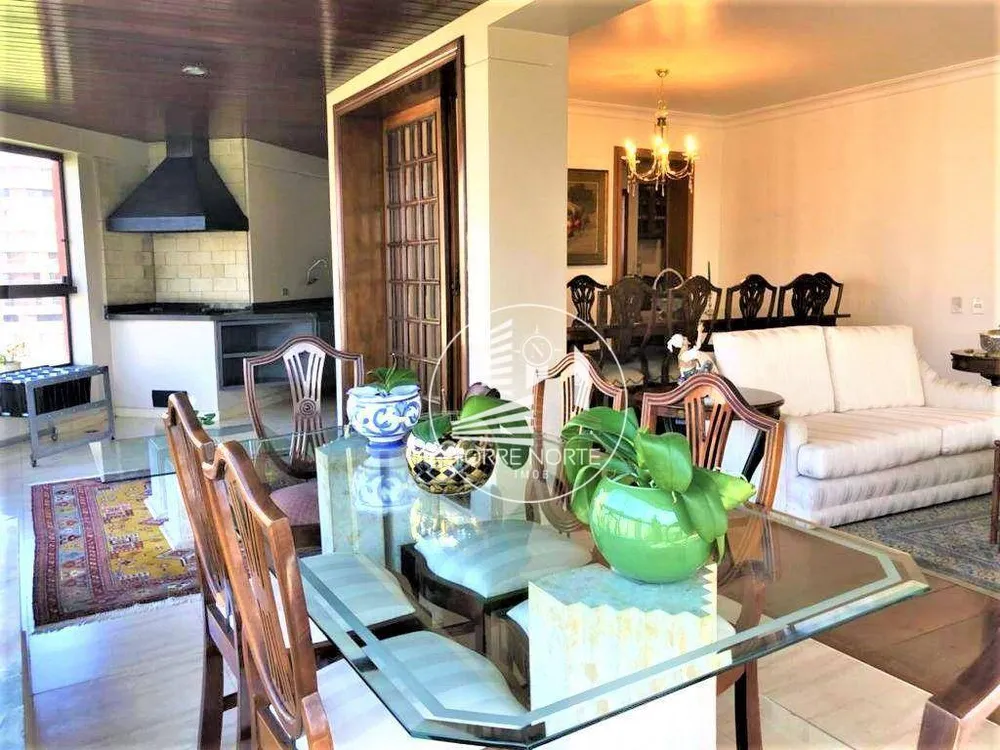 Apartamento, 3 quartos, 242 m² - Foto 1