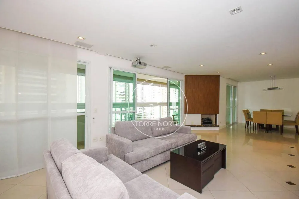 Apartamento, 3 quartos, 193 m² - Foto 2