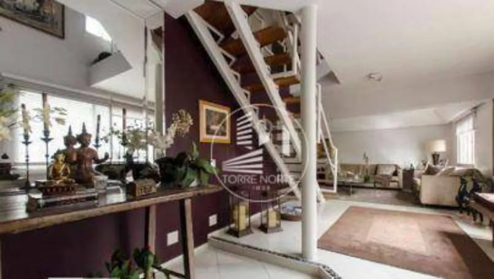 Cobertura, 3 quartos, 240 m² - Foto 1