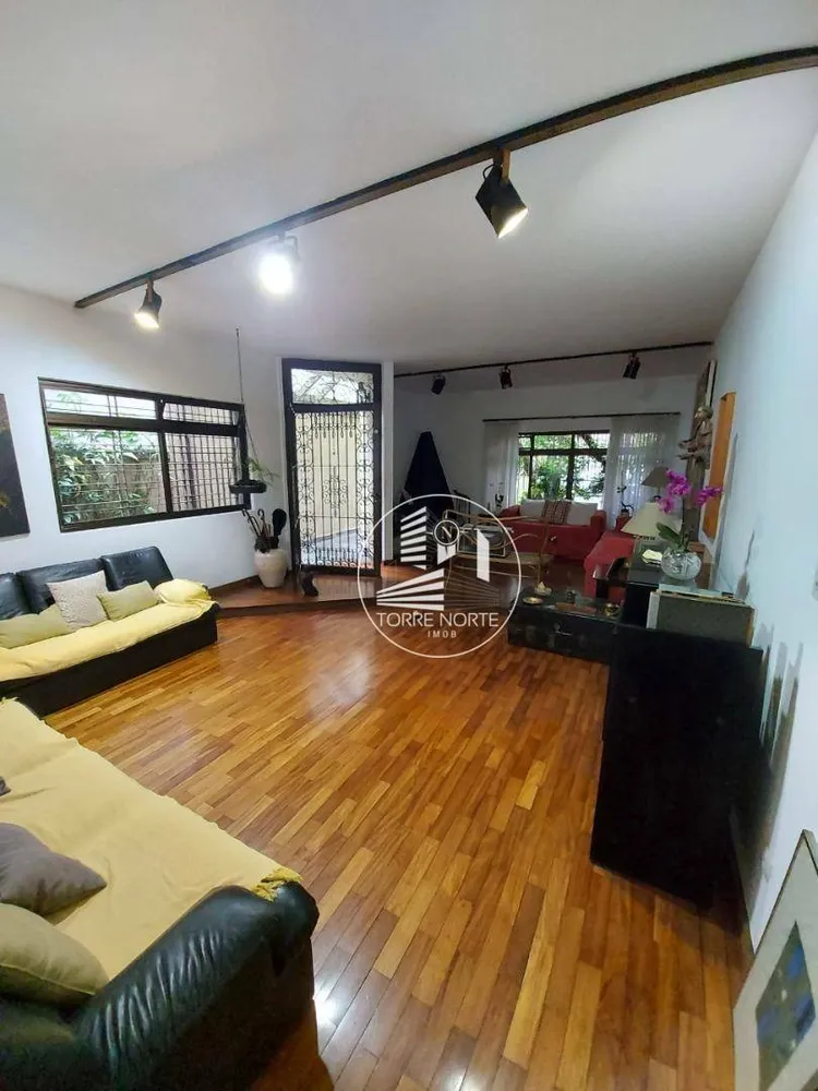 Sobrado, 3 quartos, 224 m² - Foto 1