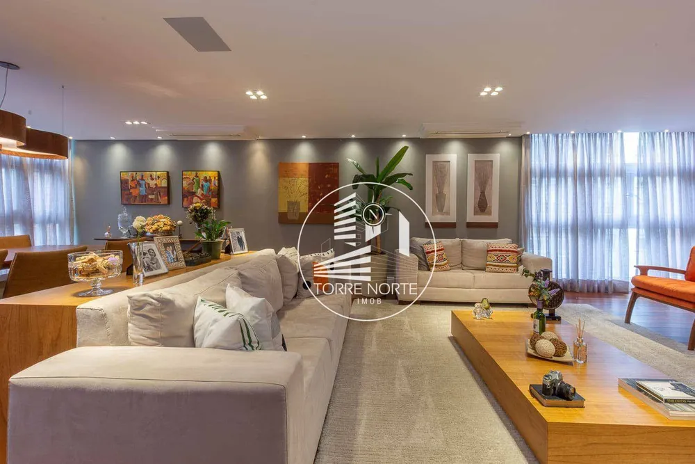 Apartamento, 3 quartos, 260 m² - Foto 1