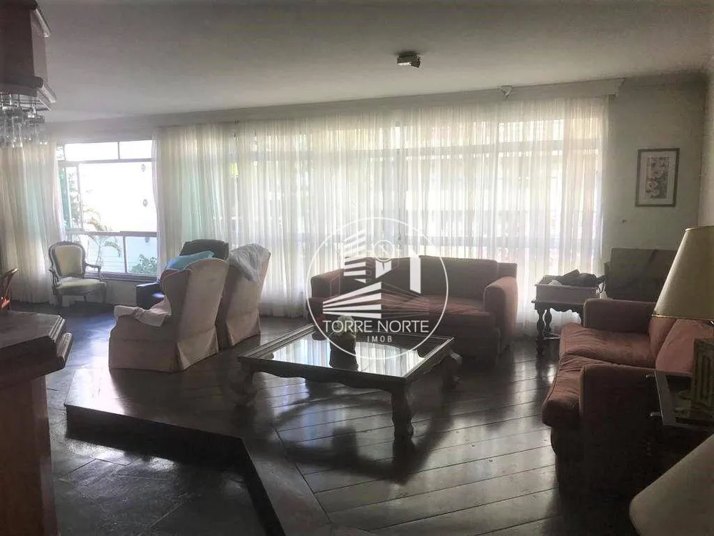 Apartamento, 3 quartos, 240 m² - Foto 1