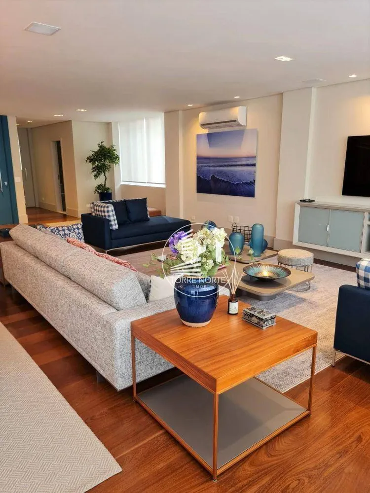 Apartamento, 3 quartos, 280 m² - Foto 1