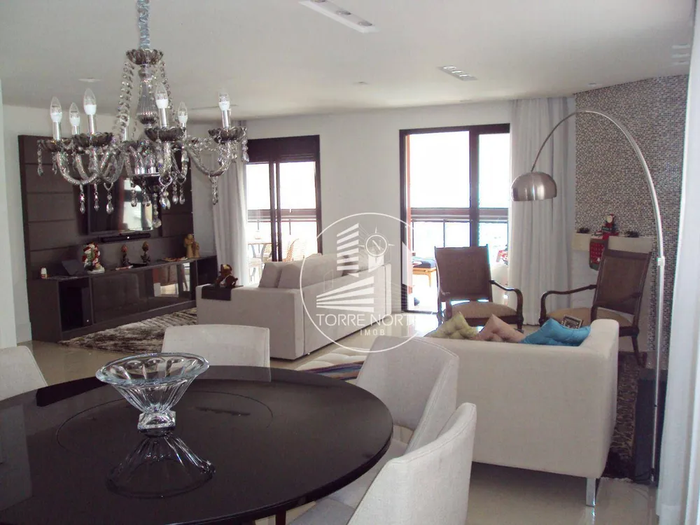 Apartamento, 3 quartos, 160 m² - Foto 2