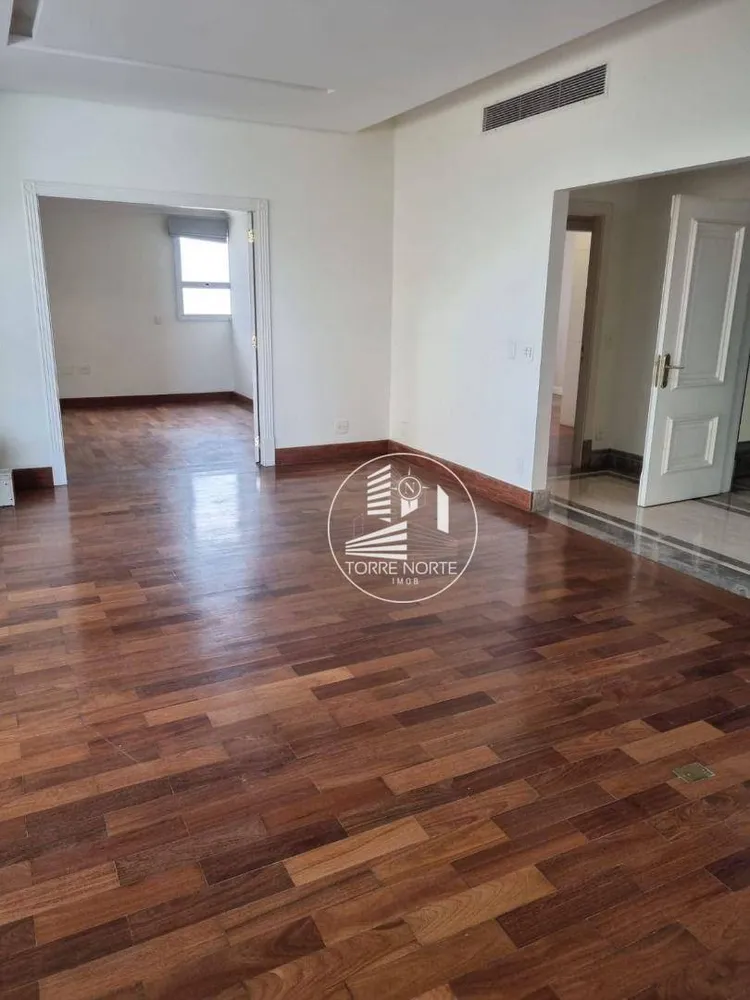 Apartamento, 3 quartos, 263 m² - Foto 2