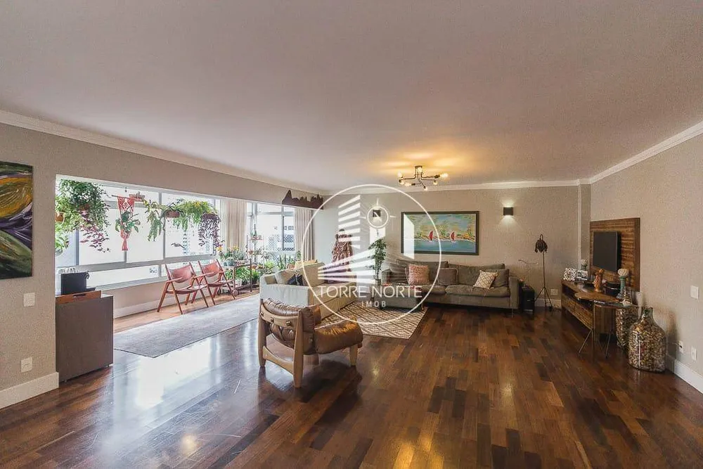 Apartamento, 4 quartos, 215 m² - Foto 1
