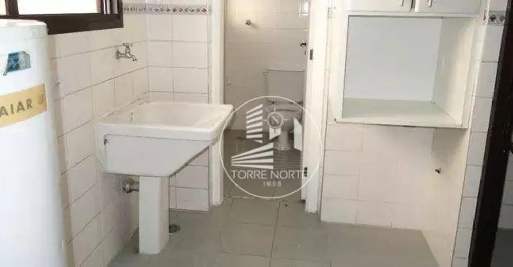 Cobertura, 3 quartos, 223 m² - Foto 4