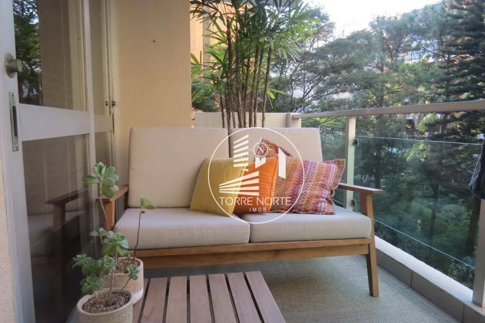 Apartamento, 3 quartos, 220 m² - Foto 1