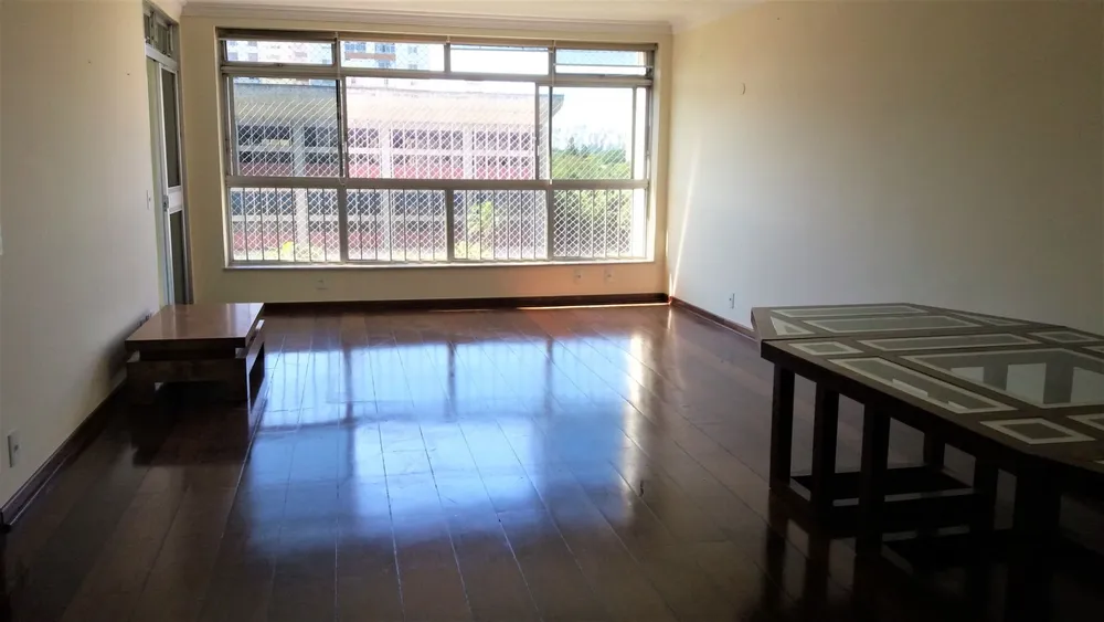 Apartamento, 3 quartos, 240 m² - Foto 1