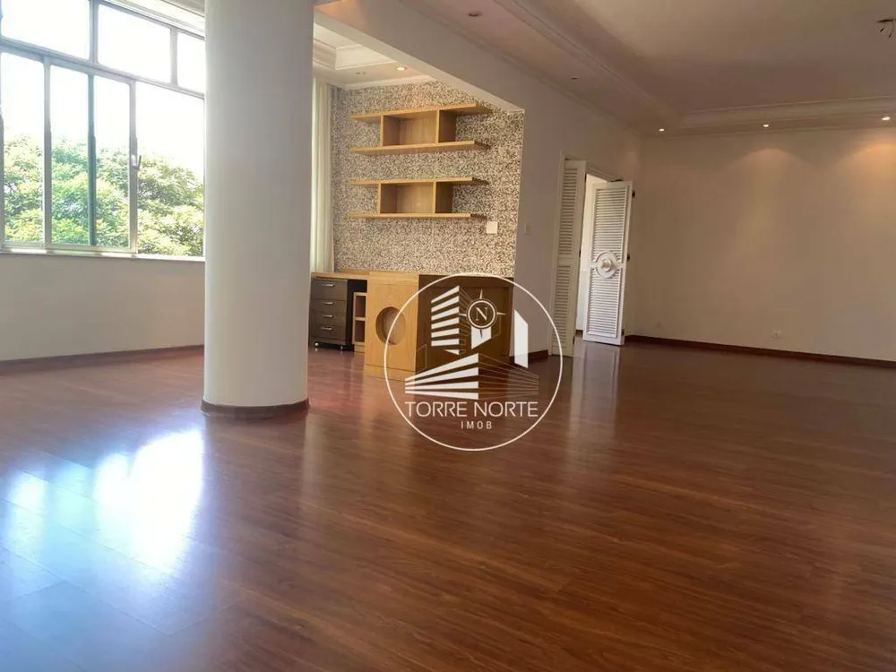Apartamento, 3 quartos, 218 m² - Foto 1
