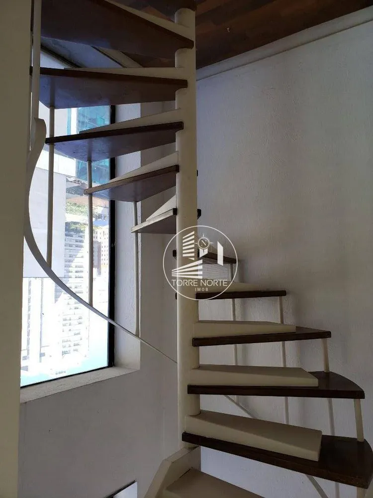 Cobertura, 3 quartos, 186 m² - Foto 2