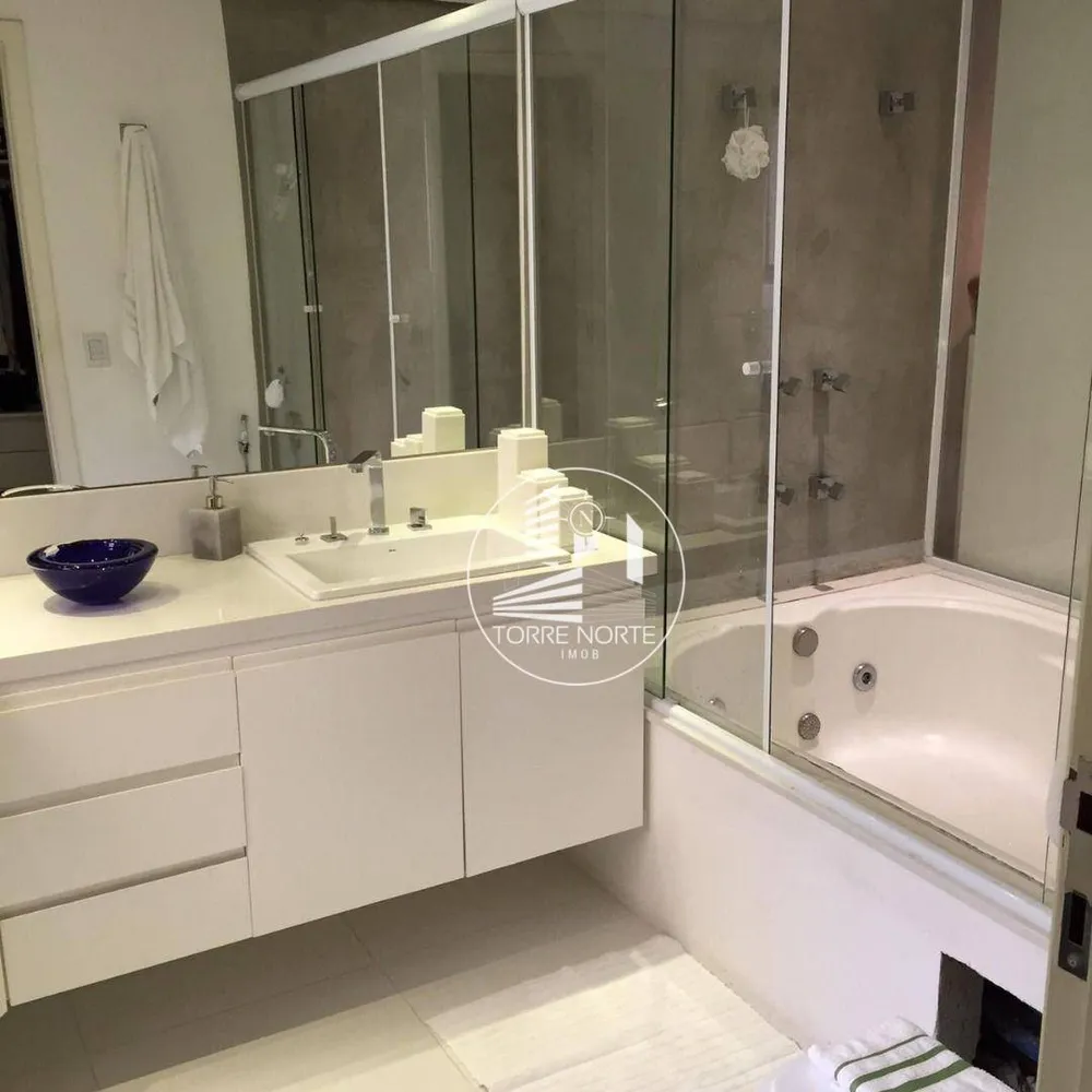 Apartamento, 3 quartos, 170 m² - Foto 2