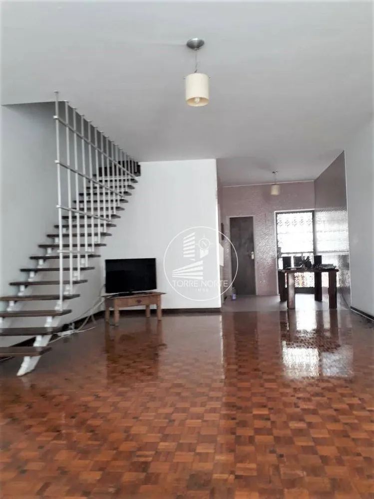 Casa, 3 quartos, 180 m² - Foto 1