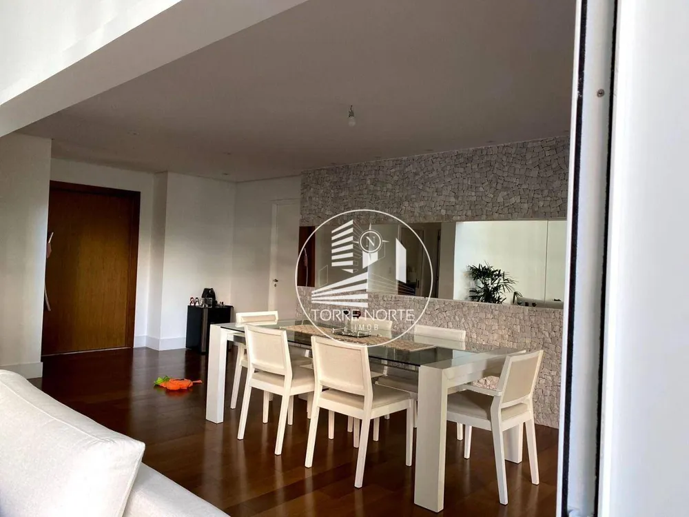 Apartamento, 3 quartos, 238 m² - Foto 2