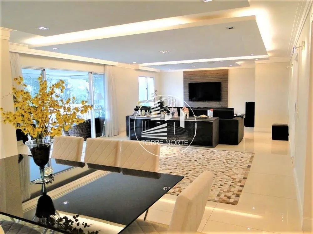 Apartamento, 4 quartos, 233 m² - Foto 1