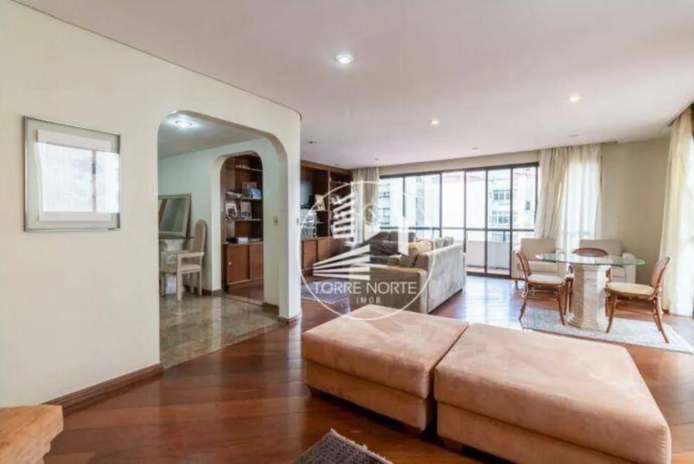 Apartamento, 3 quartos, 247 m² - Foto 1