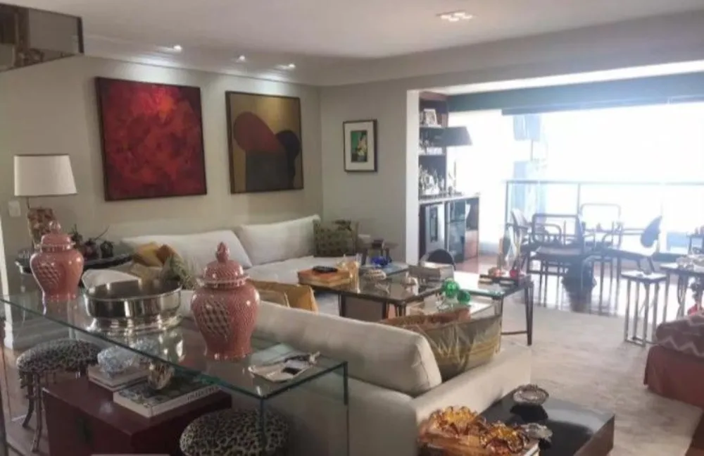Apartamento, 3 quartos, 220 m² - Foto 1