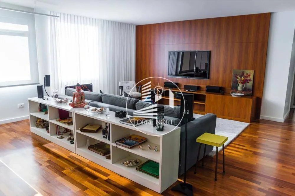 Apartamento, 1 quarto, 130 m² - Foto 1