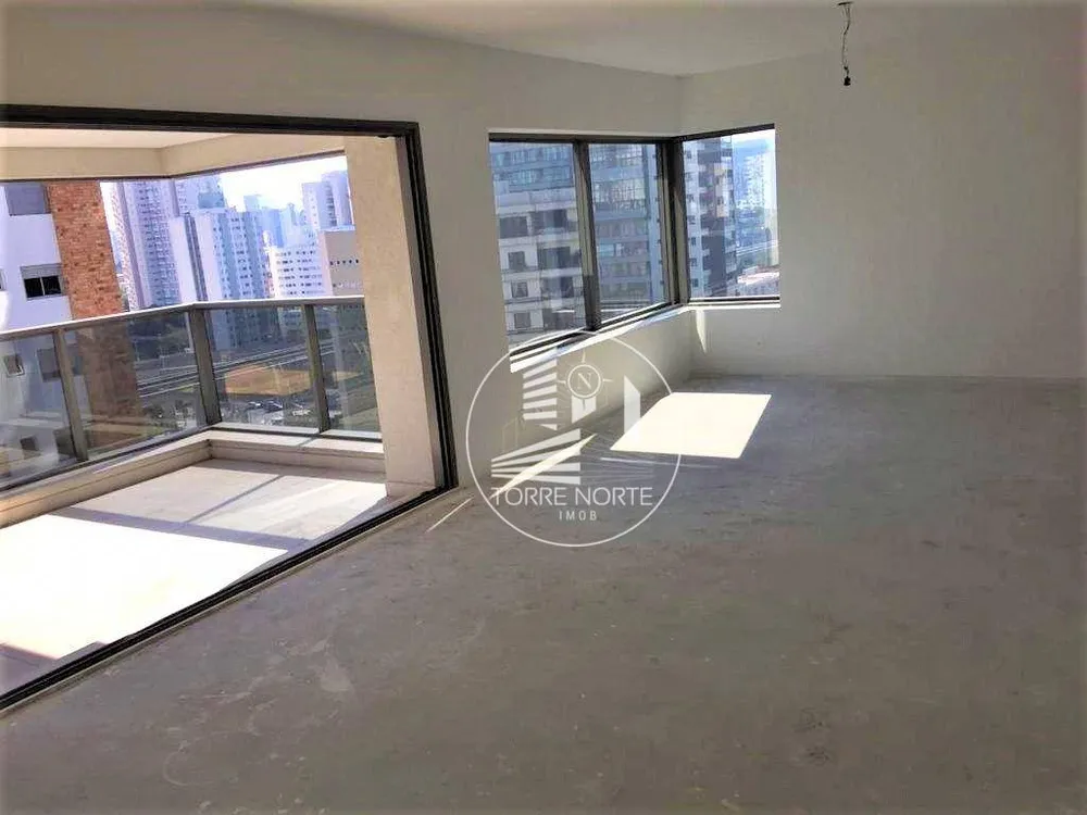Apartamento, 3 quartos, 192 m² - Foto 1