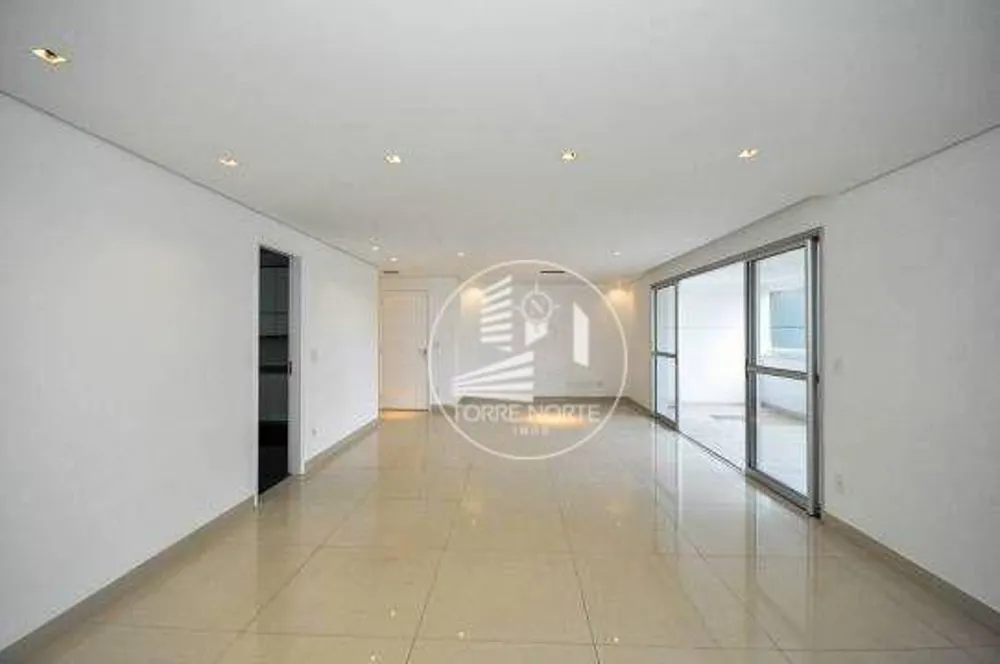 Apartamento, 3 quartos, 176 m² - Foto 2