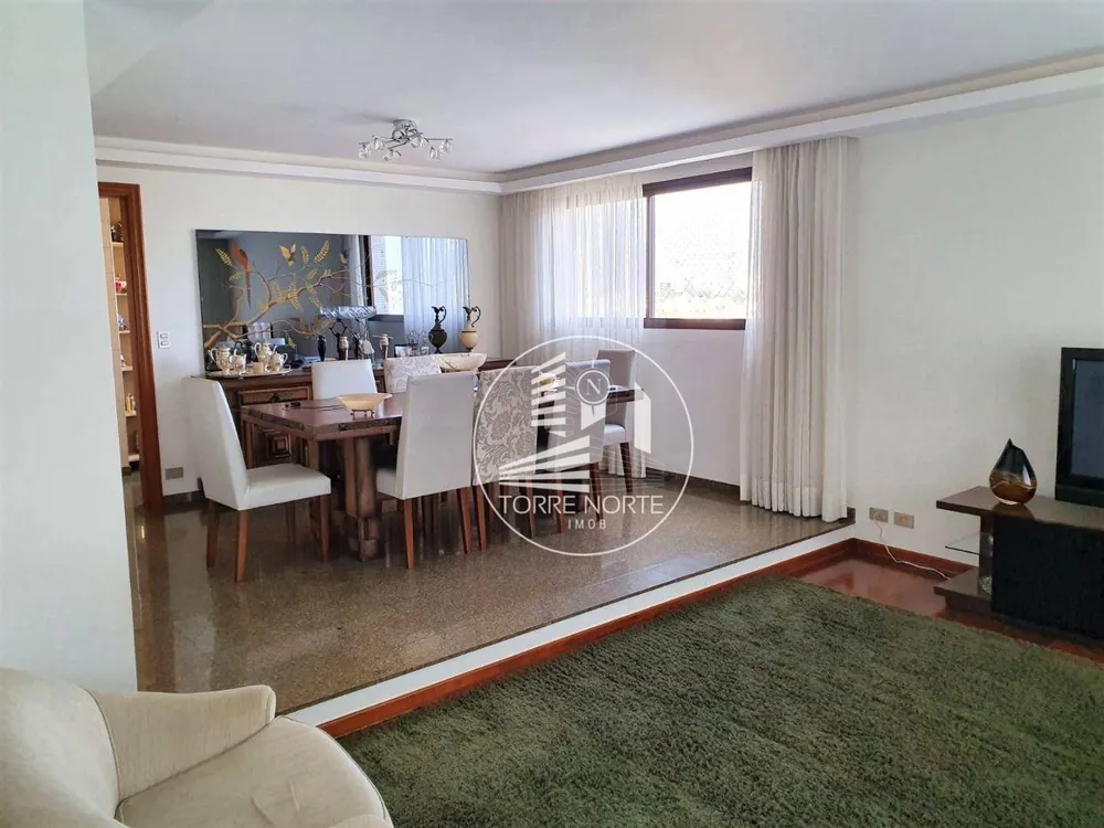 Apartamento, 3 quartos, 240 m² - Foto 1
