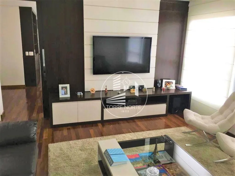 Apartamento, 3 quartos, 140 m² - Foto 1