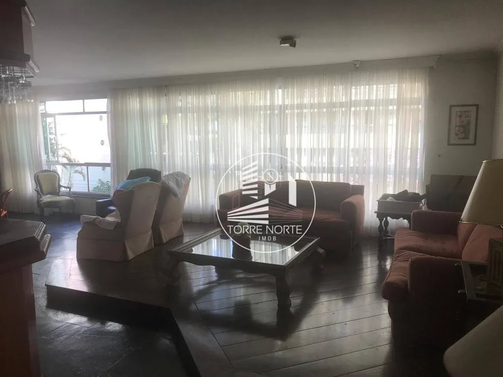 Apartamento, 3 quartos, 240 m² - Foto 1