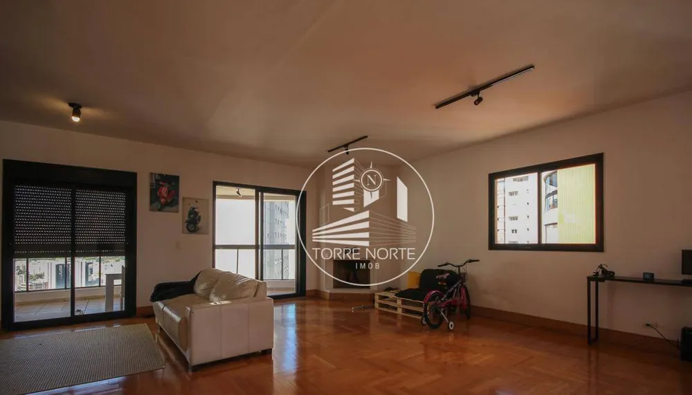 Apartamento, 3 quartos, 160 m² - Foto 2