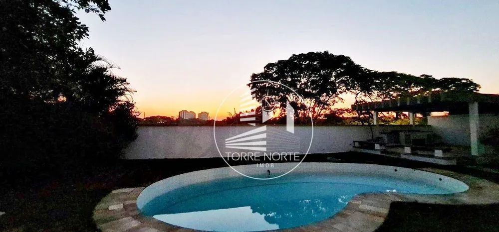 Casa, 6 quartos, 822 m² - Foto 1