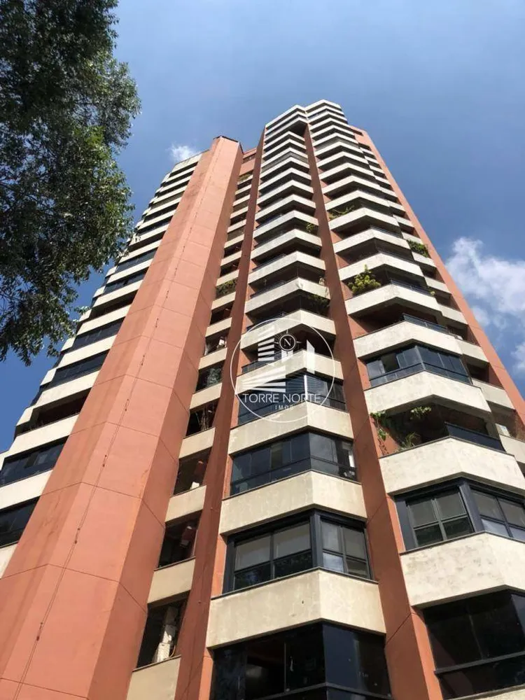 Apartamento, 3 quartos, 242 m² - Foto 2