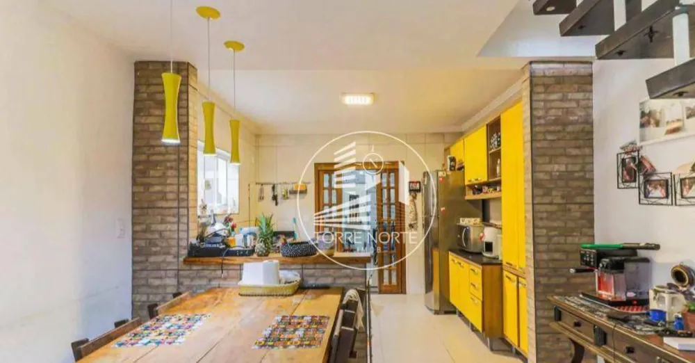 Casa, 3 quartos, 274 m² - Foto 2