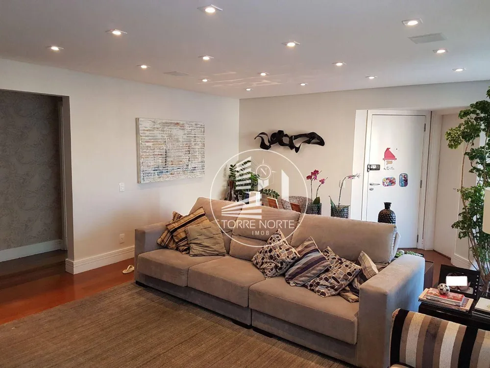 Apartamento, 3 quartos, 158 m² - Foto 2