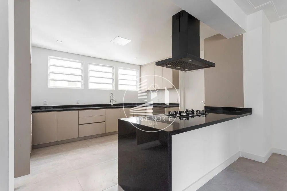 Apartamento, 3 quartos, 225 m² - Foto 1