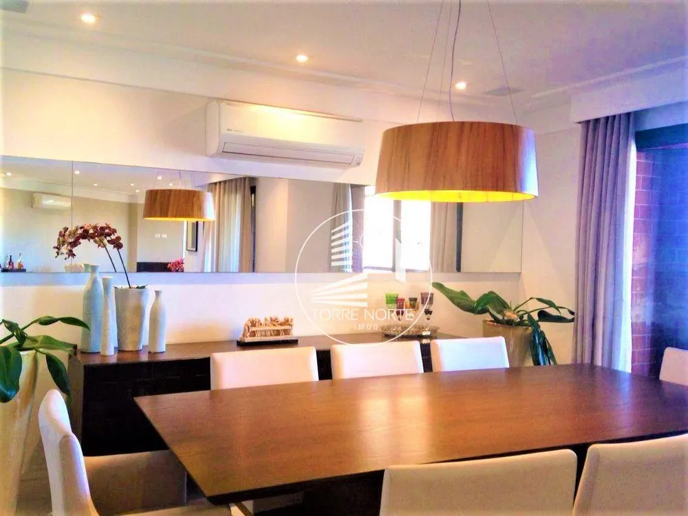 Apartamento, 3 quartos, 250 m² - Foto 2