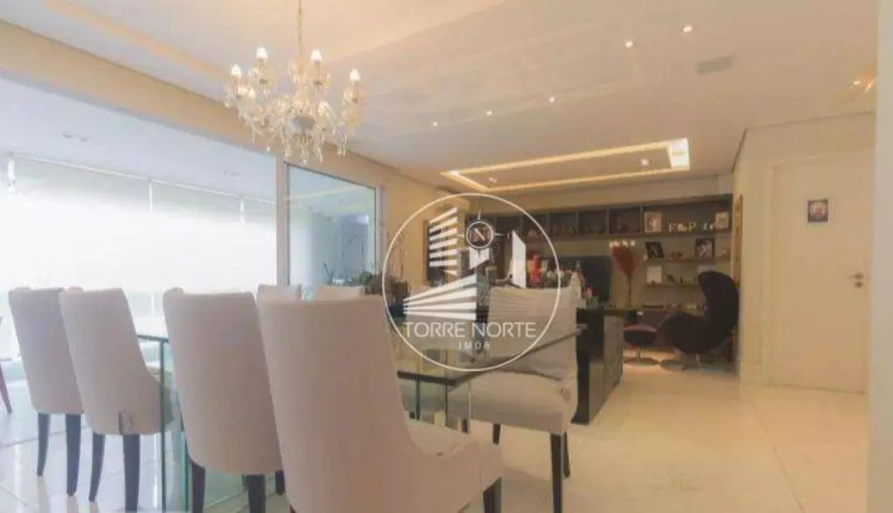 Apartamento, 3 quartos, 220 m² - Foto 2